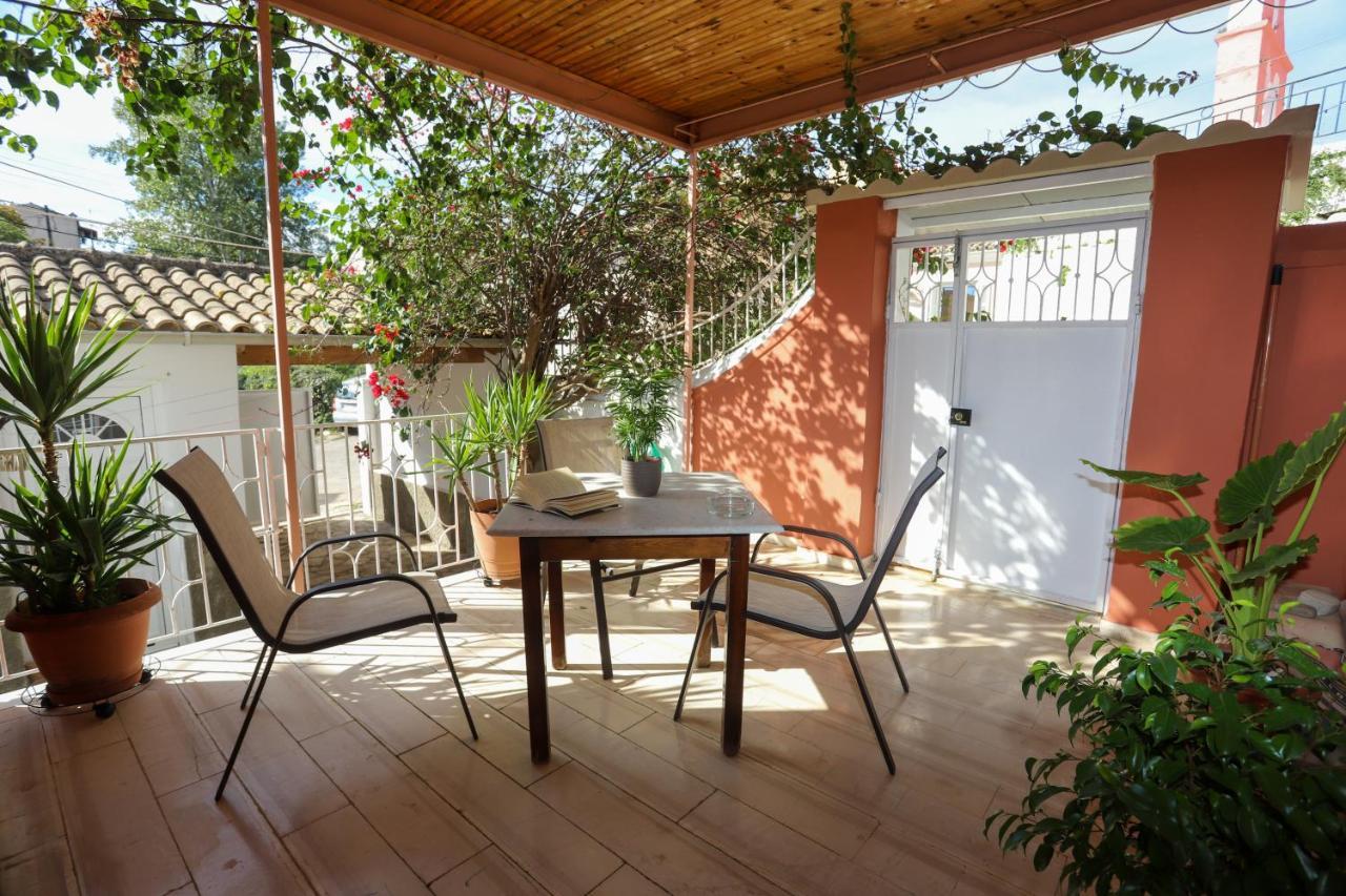 Daire Family House At Corfu Town *